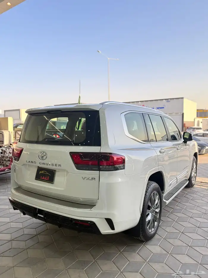 لاندكروزر - فكسار - نص فل - 2024 - بسعر 295 الف 6