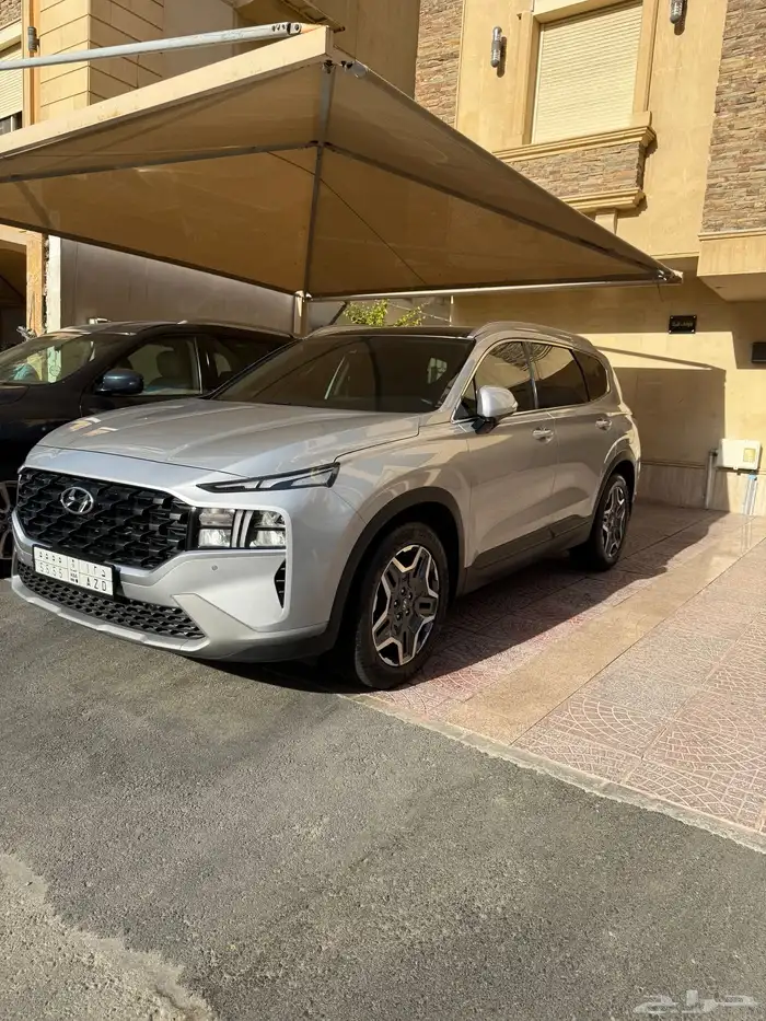 جيب سنتافي 2023فل مخمل دبل فضي بحاله الوكاله شبه جديده مخزن 3