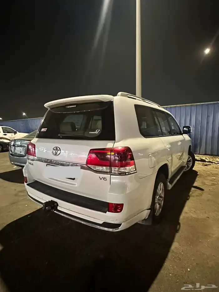 Land Cruiser GXR 2021 V6 2