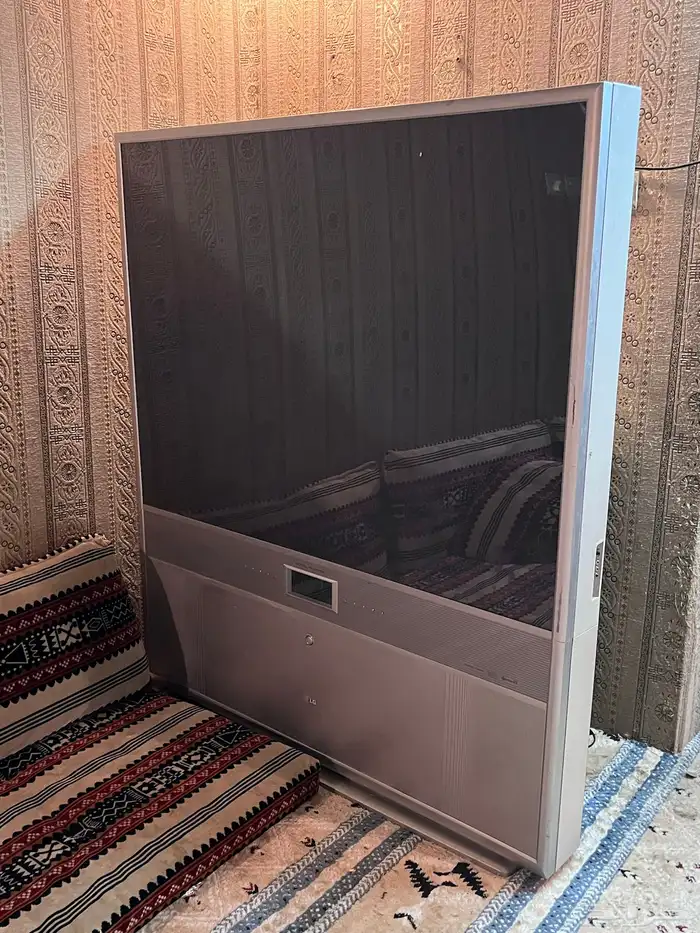 شاشه تلفزيون تراثي قديم 0