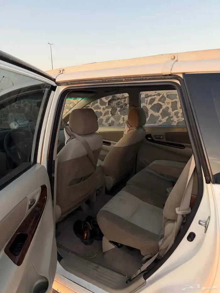 تايوتا انوفا 2015 10