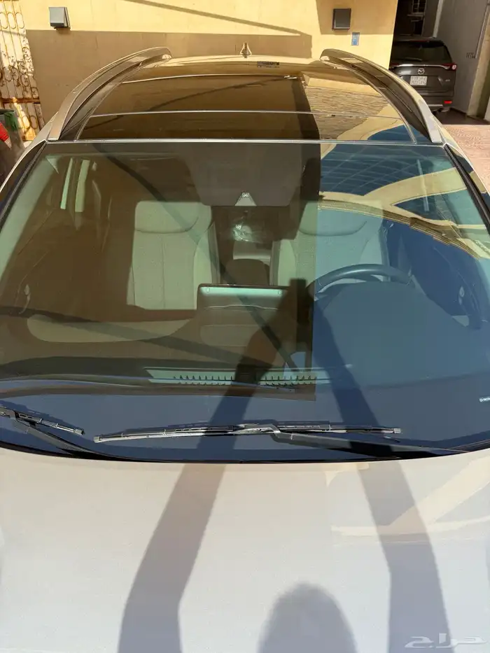 جيب سنتافي 2023فل مخمل دبل فضي بحاله الوكاله شبه جديده مخزن 53