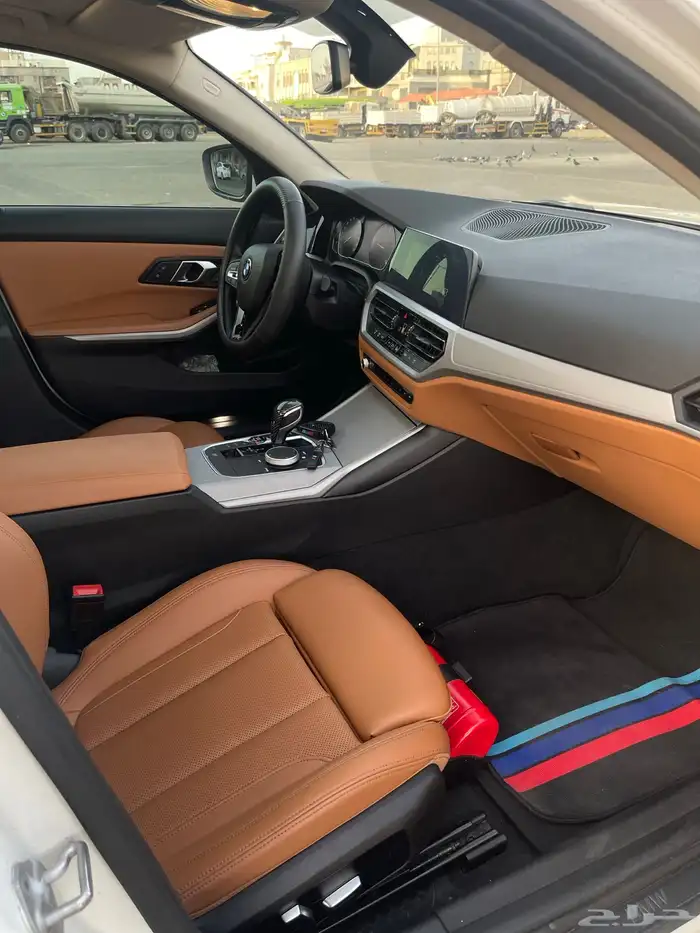 بي ام دبليو 320i 2022 9