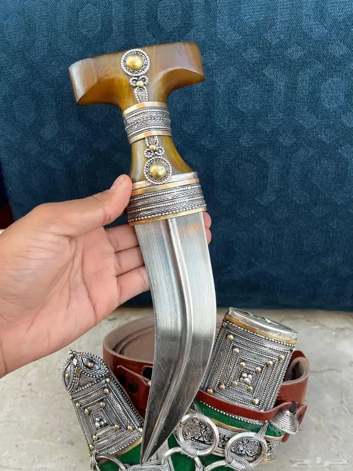 خنجر وتر شبيه الزراف 1