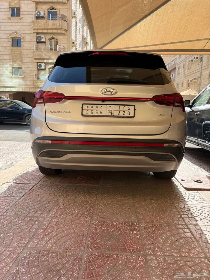 جيب سنتافي 2023فل مخمل دبل فضي بحاله الوكاله شبه جديده مخزن 14