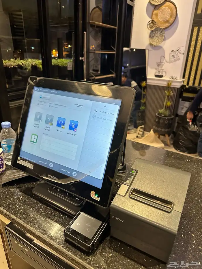 معدات مطعم ومقهى شبه جديده للبيع 4