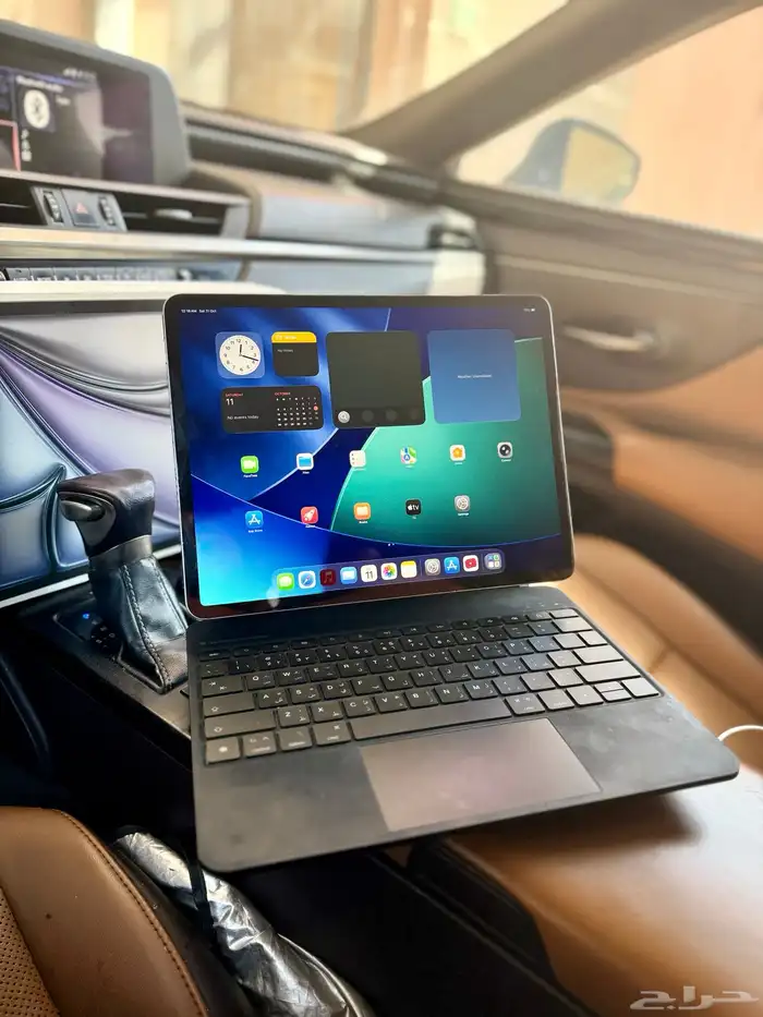 ايباد آير M2 وإيفائي شريحة 13 انش 3