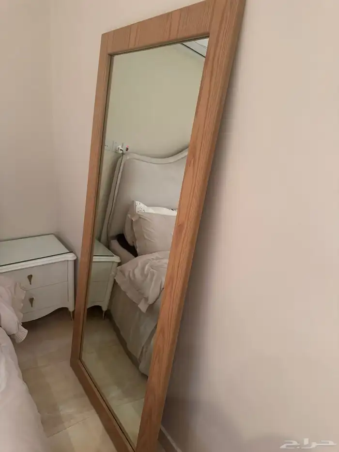 مراية   فرشتين   ستارة   لوحة   ساعة 0