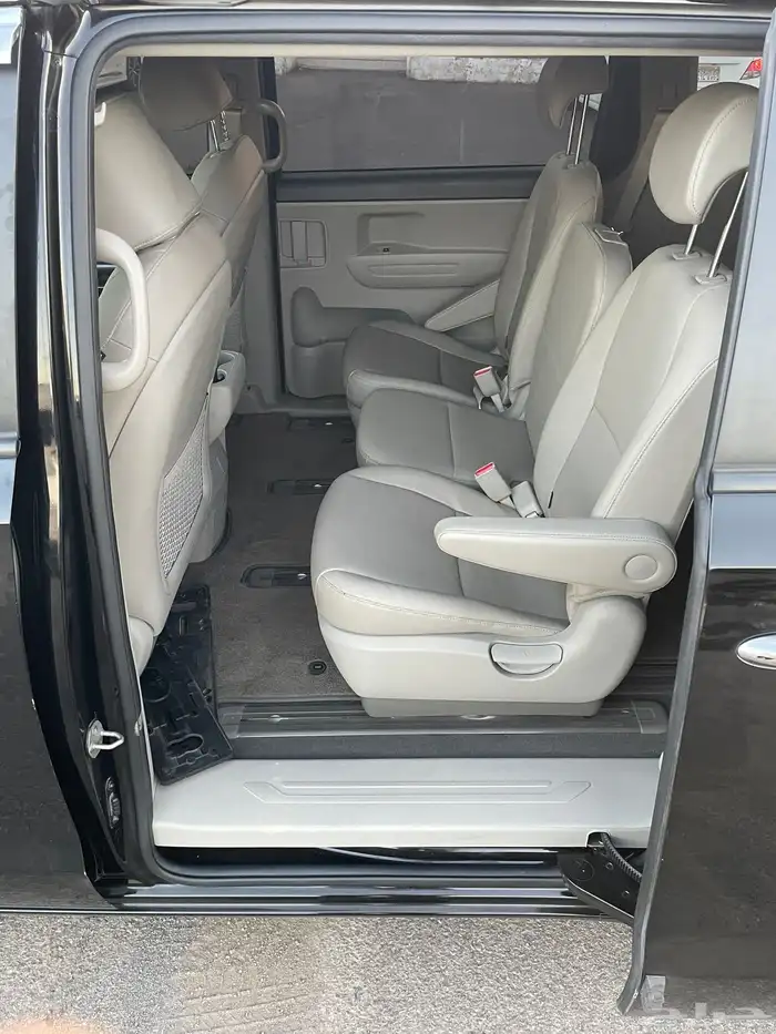 كيا كارنفال 2020 ديزل بطاقه جمركيه وارد كوريا 12