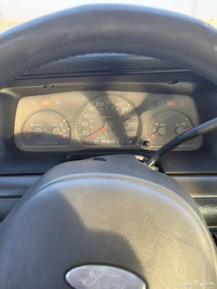 فورد كراون فكتوريا 2004 5