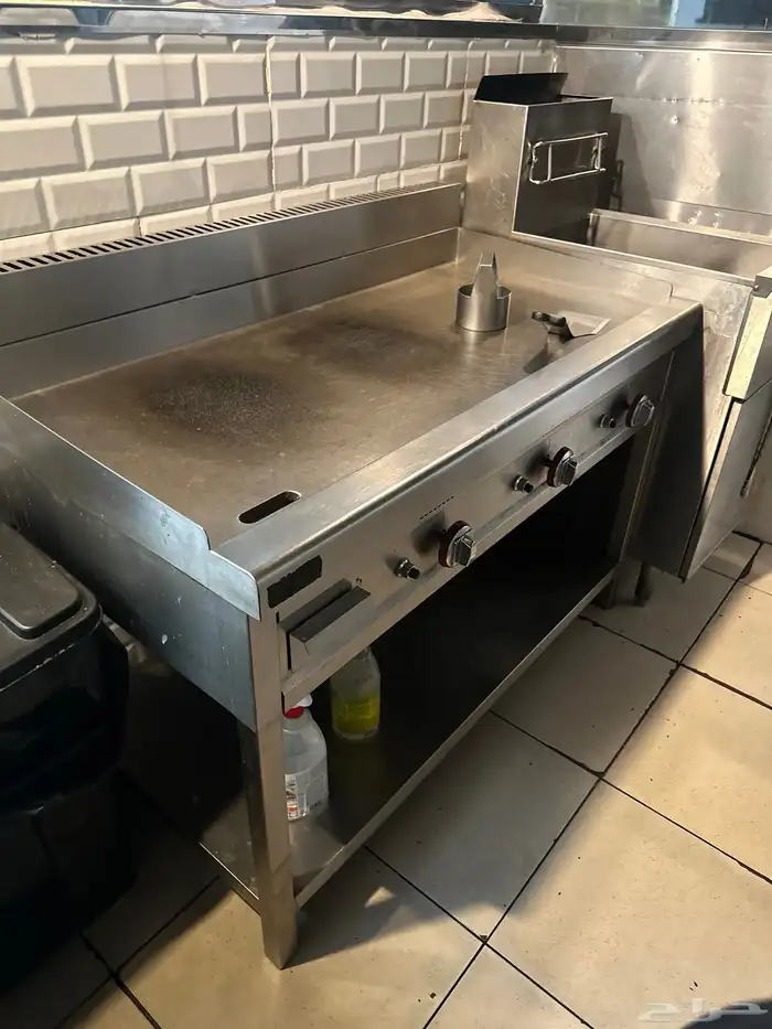 معدات مطعم ومقهى شبه جديده للبيع 28