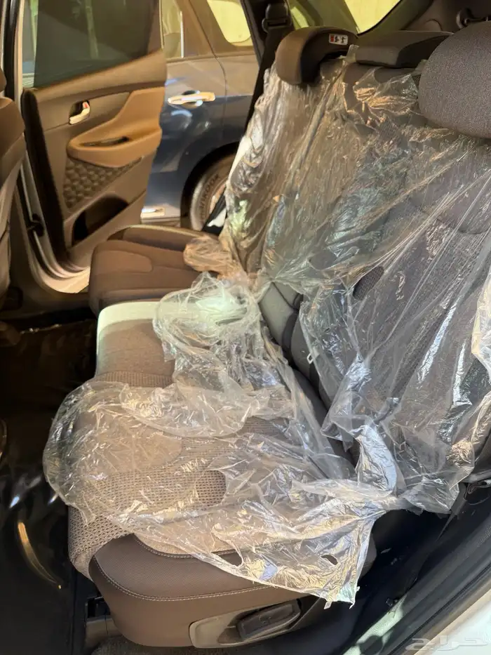 جيب سنتافي 2023فل مخمل دبل فضي بحاله الوكاله شبه جديده مخزن 37