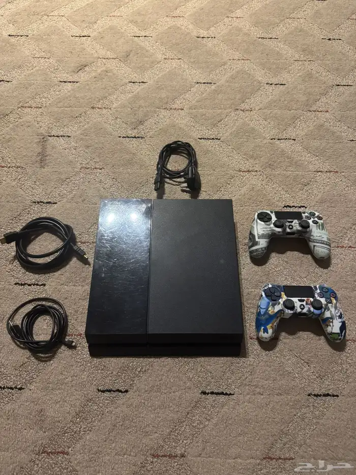 للبيع بلاستيشن 4 مستعمل نظيف على الشرط 0