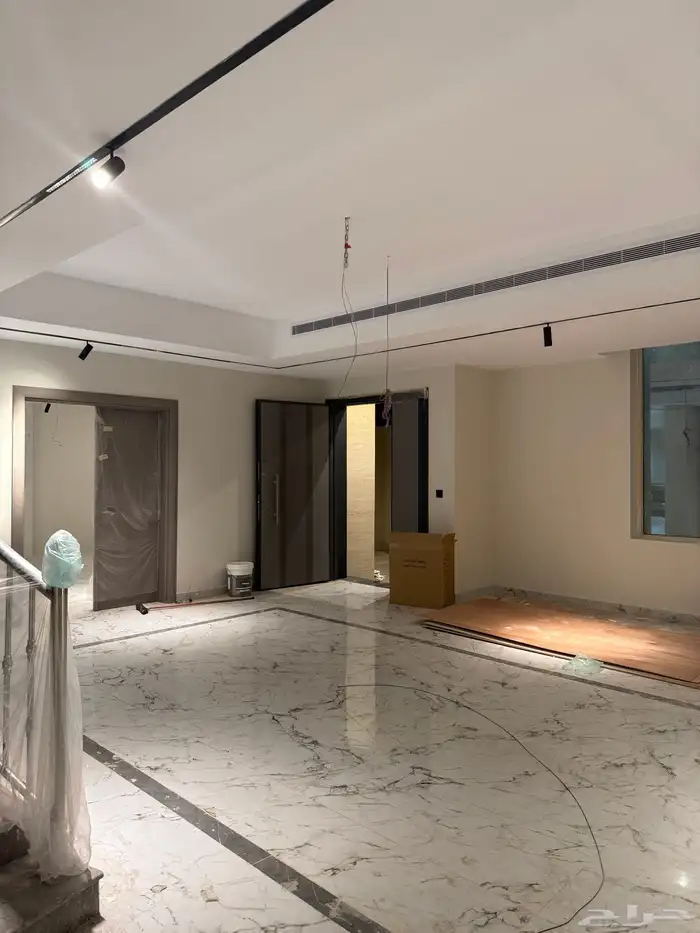 فيلا فخمة للبيع المساحة 650م شارعين حي اللؤؤ 48