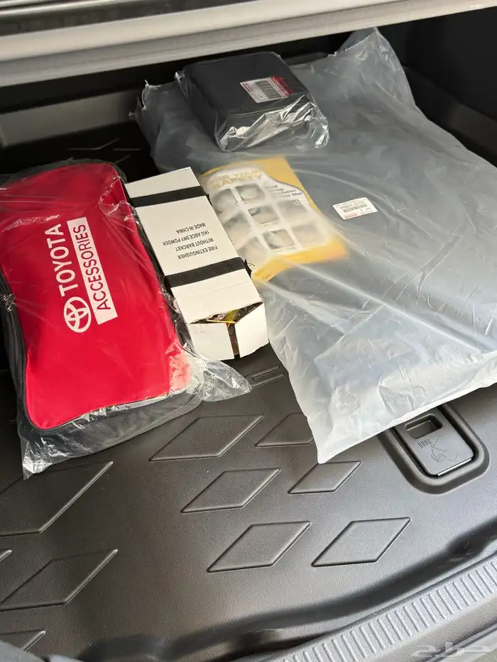 كامري 2025 E اسود اقل سعر في السوق 3