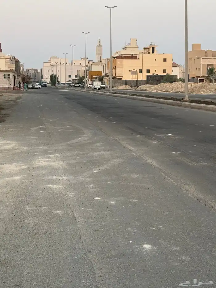 ارض حي الياقوت المساحة 657متر ركنية شارعين30 12 11