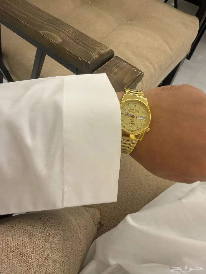 ساعة ام صليب 9