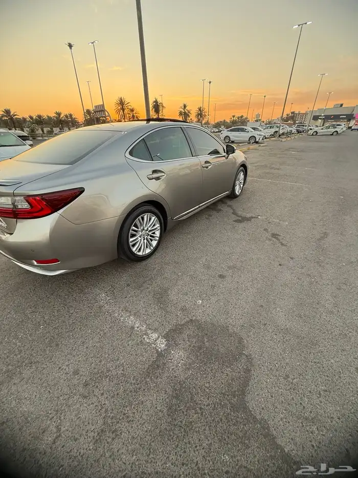 لكزس es 2017 DD للبيع 3