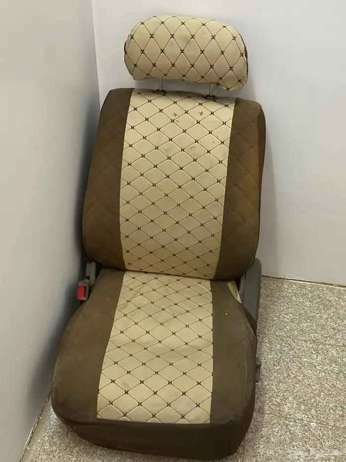 باب شنطه وعلاق اسبير وشبك وصدام امامي وقزاز خلف ب جانبي مع 28