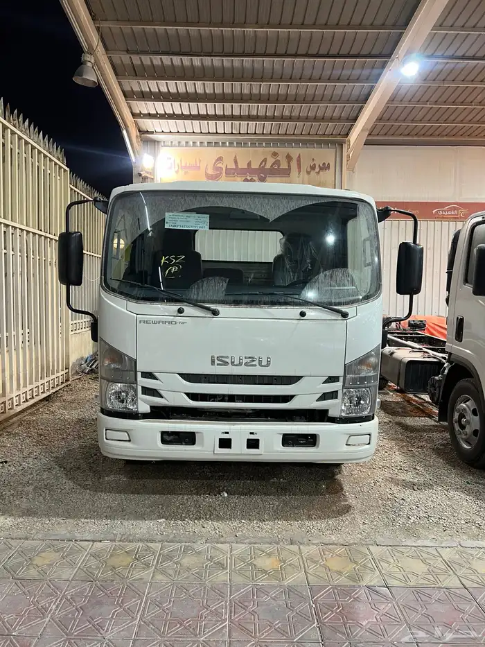 ايسوزو دينا 4 طن شاص طويل وقصير 2025 1