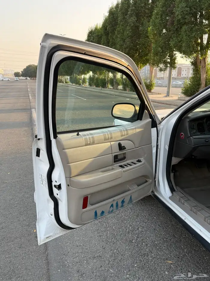 فورد كراون فكتوريا بوليسي مخزن 2011 14