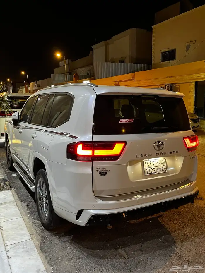 تايوتا لاندكروزر L5 2023 GXR - فل كامل وارد عبداللطيف جميل 2