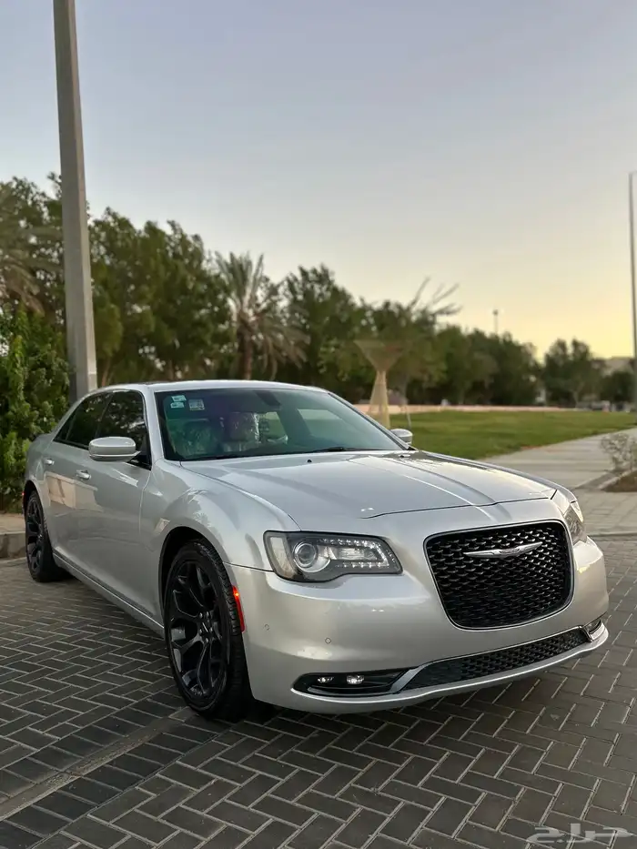 كرايزلر 2021 6v 300s للبيع والبيع سمح 11