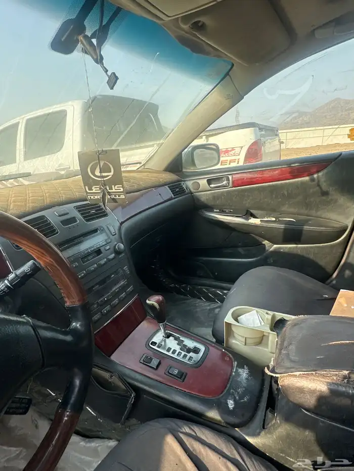 لكزس اي إس 4