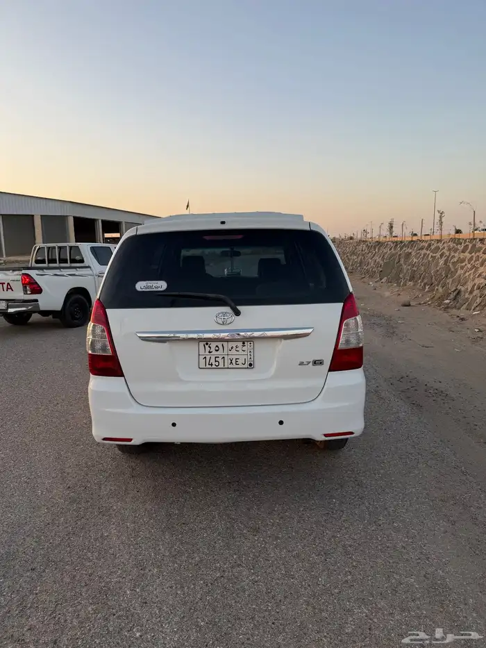 تايوتا انوفا 2015 4