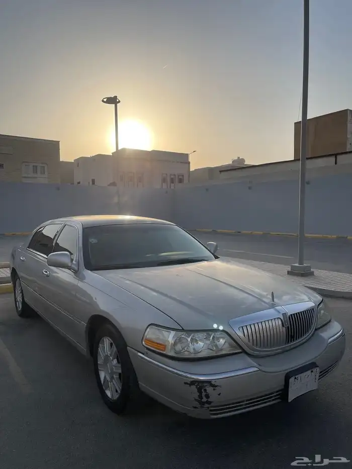 لينكون تاون كار 2008 1