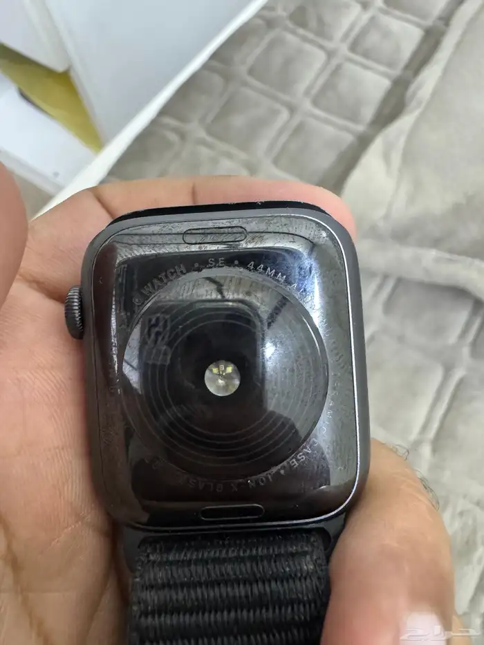 ساعة ابل SEالجيل الاول مقاس 44 1