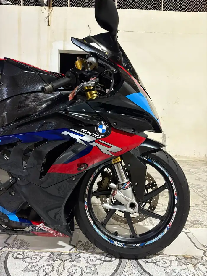 دباب بي ام دبليو 2010 1