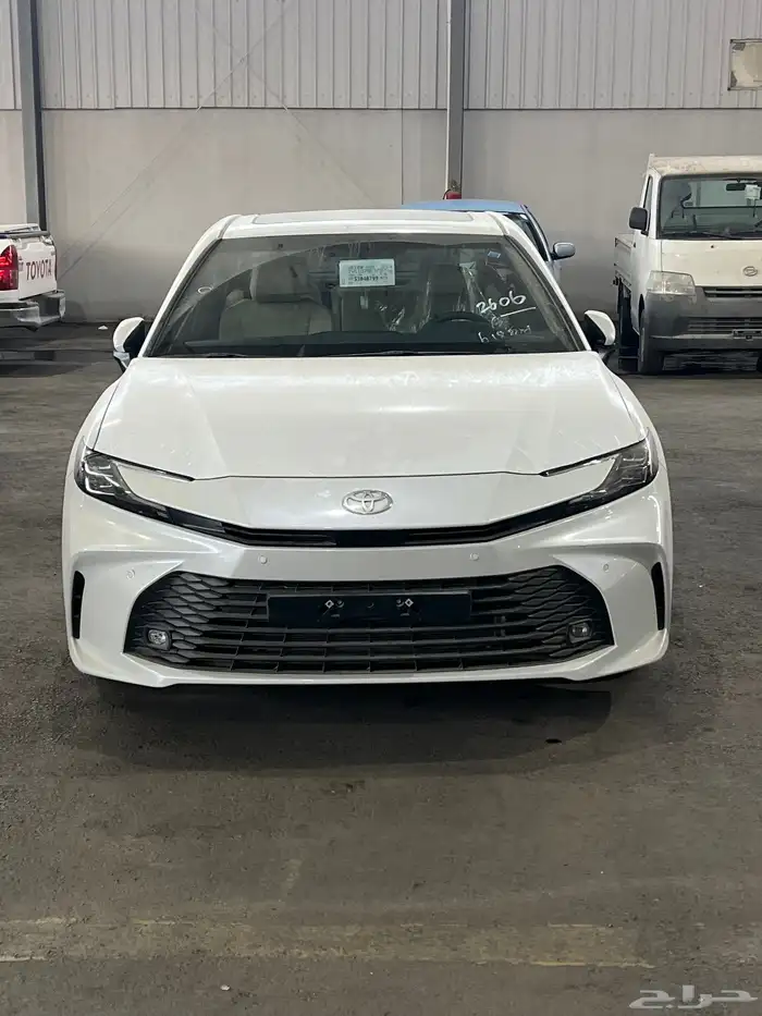 كامري 2025 LE لون ابيض سعودي ب 120 4