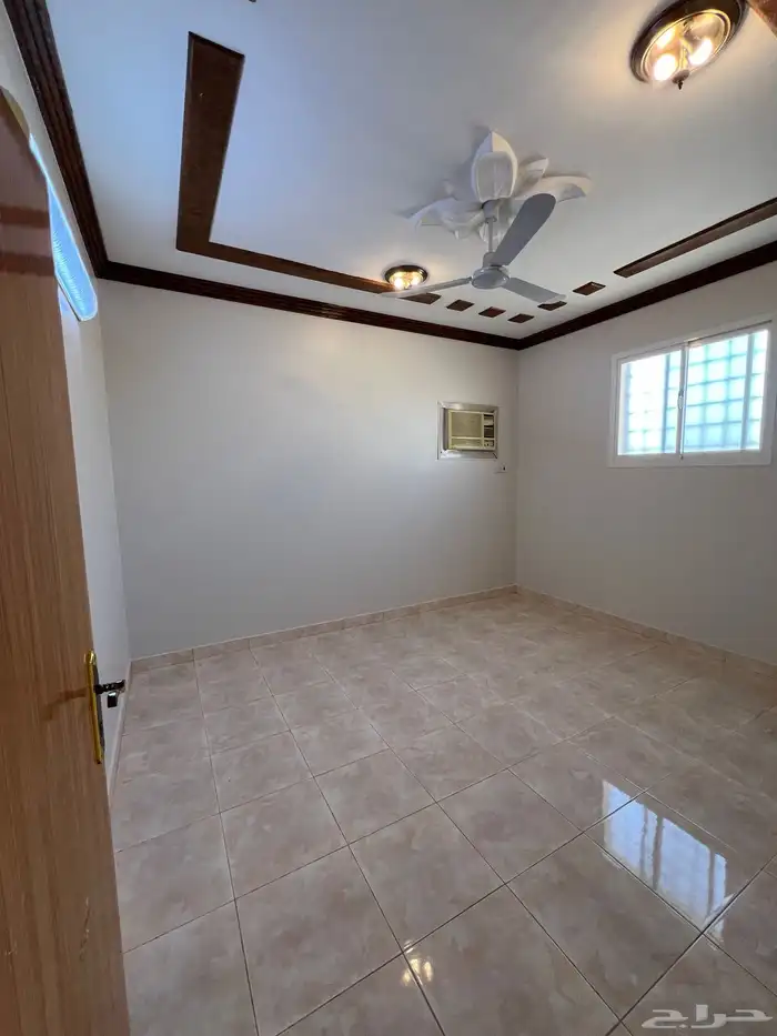 دور علوي للايجار شرق بريدة خلف مركز طابا سنتر 9