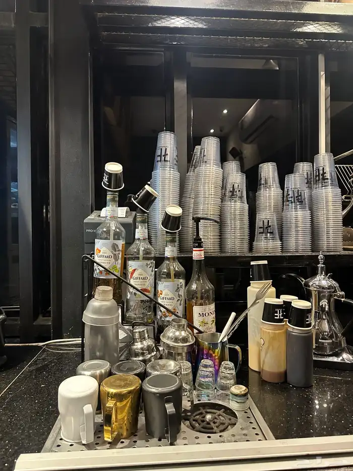 معدات مطعم ومقهى شبه جديده للبيع 14