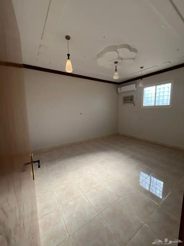 دور علوي للايجار شرق بريدة خلف مركز طابا سنتر 8