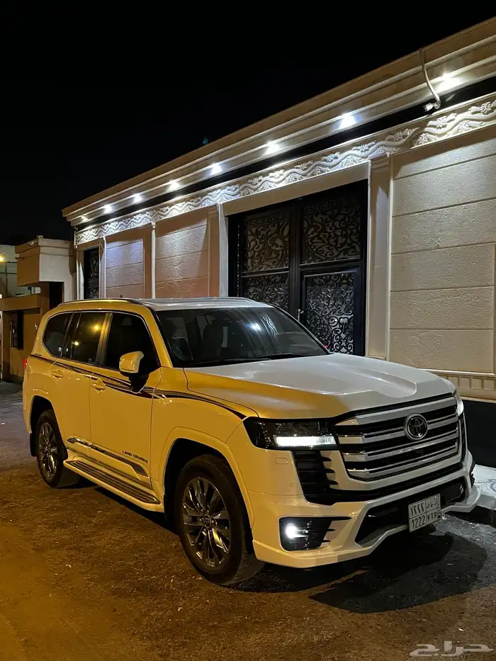 تايوتا لاندكروزر L5 2023 GXR - فل كامل وارد عبداللطيف جميل 1