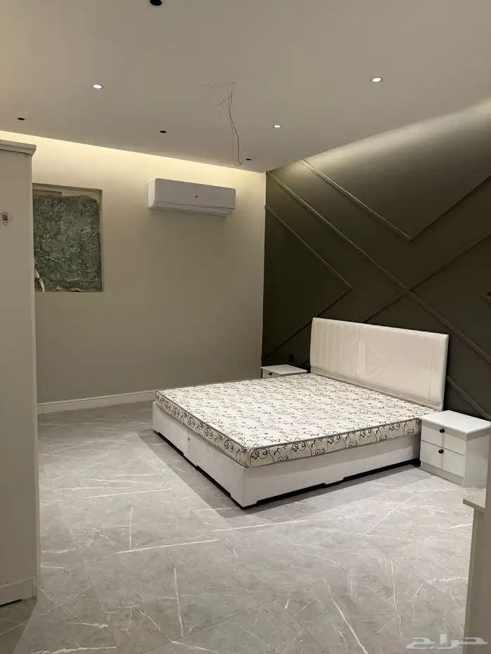 محلق مفروش بالكامل 12