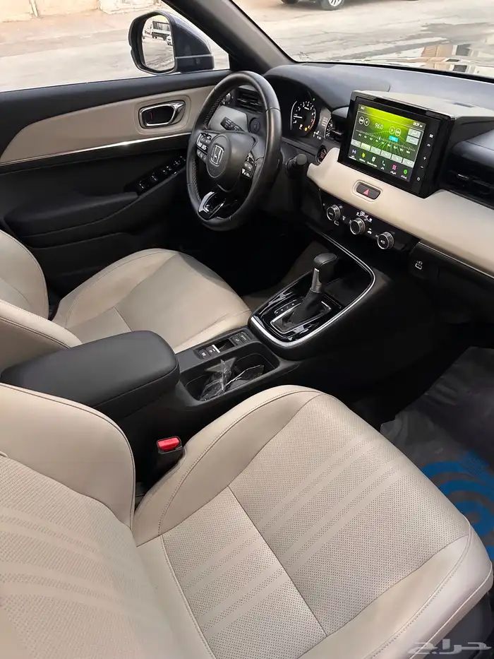 هوندا HRV موديل 2024 فل كامل بحالة الوكالة 20