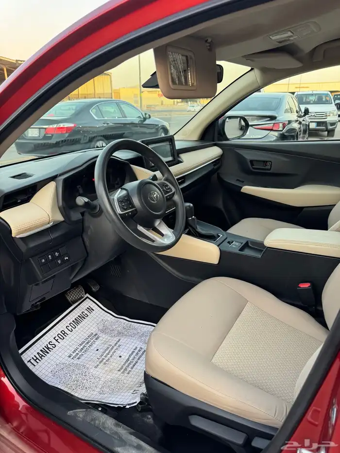 للبيع تويوتا يارس 2023 بلس - ممشى قليل جدا 8