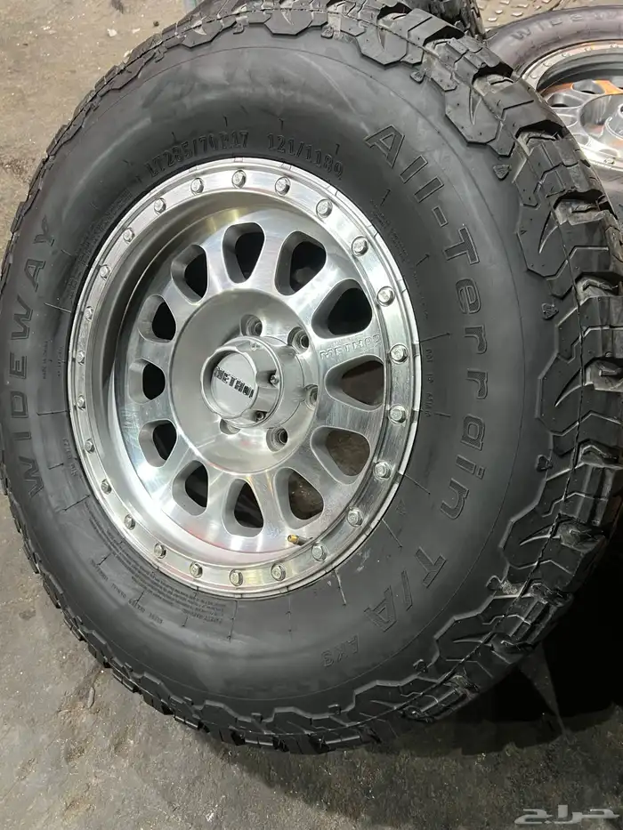 جنوط ميثود نيكل6مسمار معا كفرات نص حجري ودواي مقاس 285 70 17 20