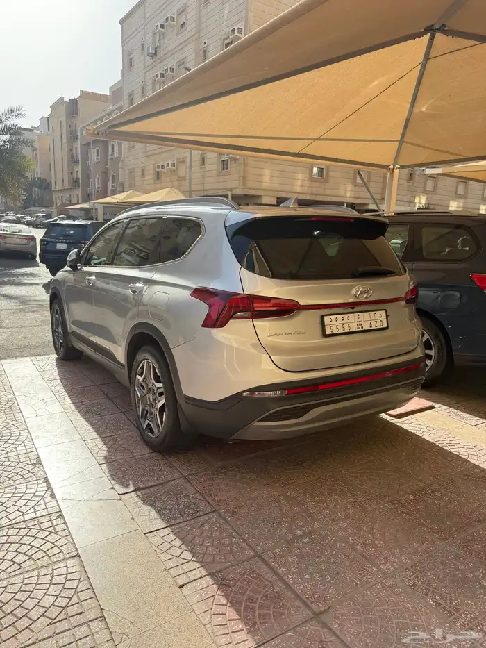 جيب سنتافي 2023فل مخمل دبل فضي بحاله الوكاله شبه جديده مخزن 55