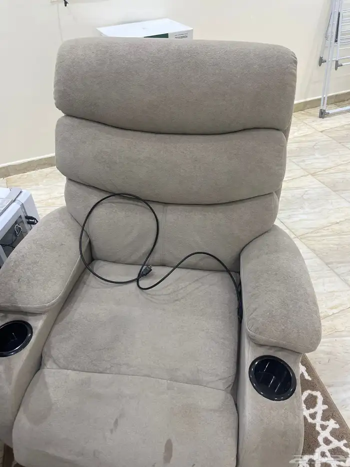 بي سي مع كامل اغراضه 1