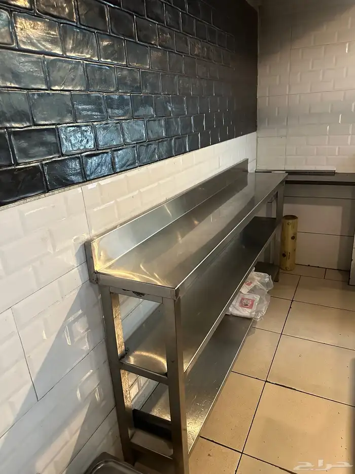 معدات مطعم ومقهى شبه جديده للبيع 31