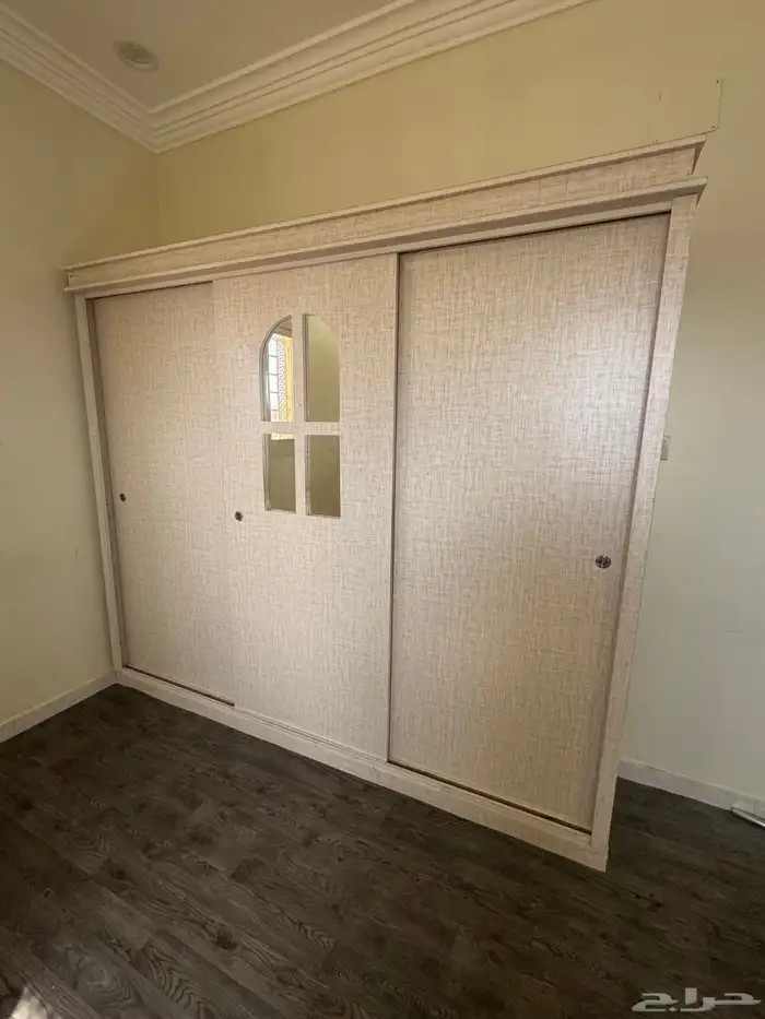 2 دولاب ملابس نظيفة 3