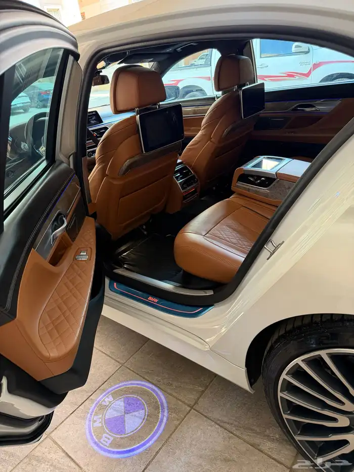 بي ام دبليو 2020 _740Li 6