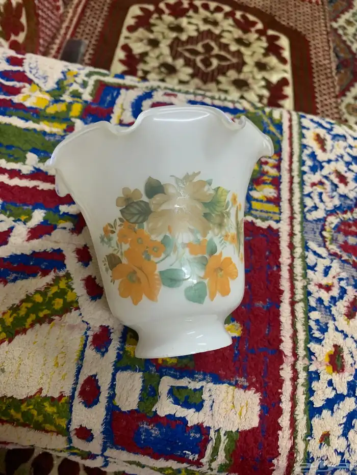 قرازة ابجوره او اتريك عليها رسمة ورد جميله انتيك 1