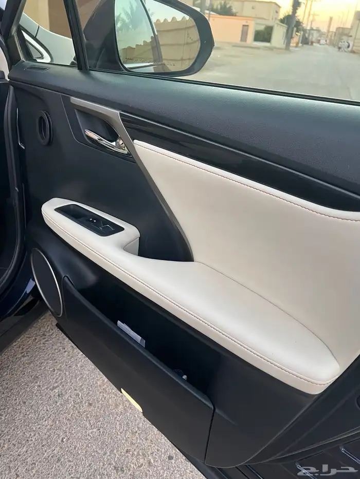 لكزس RX 350 موديل 2020 14