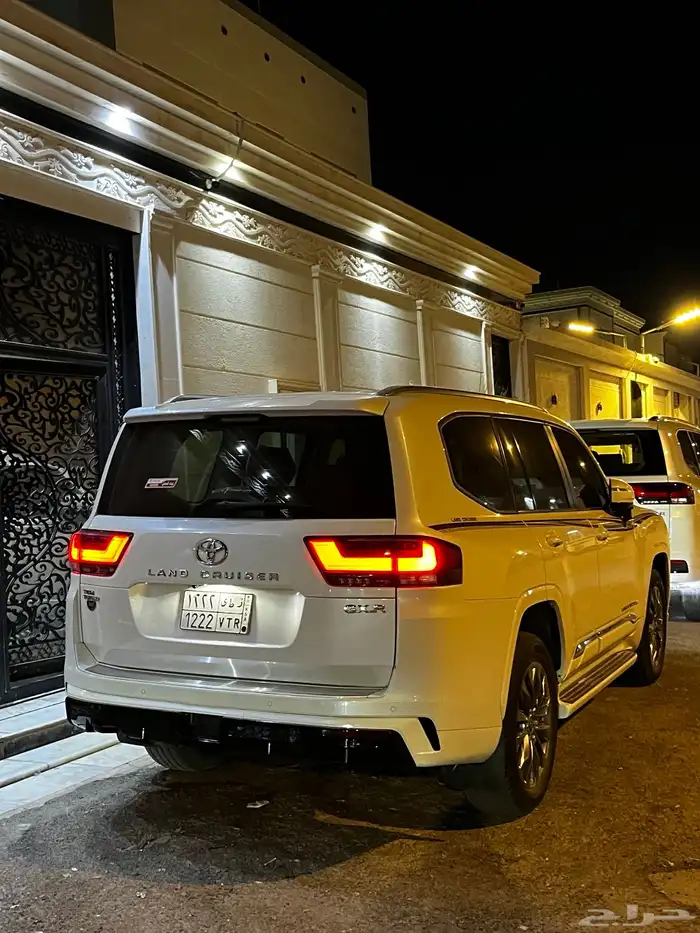 تايوتا لاندكروزر L5 2023 GXR - فل كامل وارد عبداللطيف جميل 0