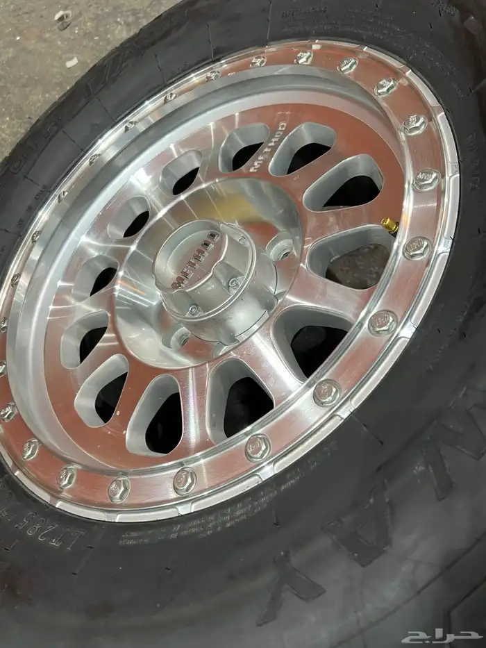 جنوط ميثود نيكل6مسمار معا كفرات نص حجري ودواي مقاس 285 70 17 22